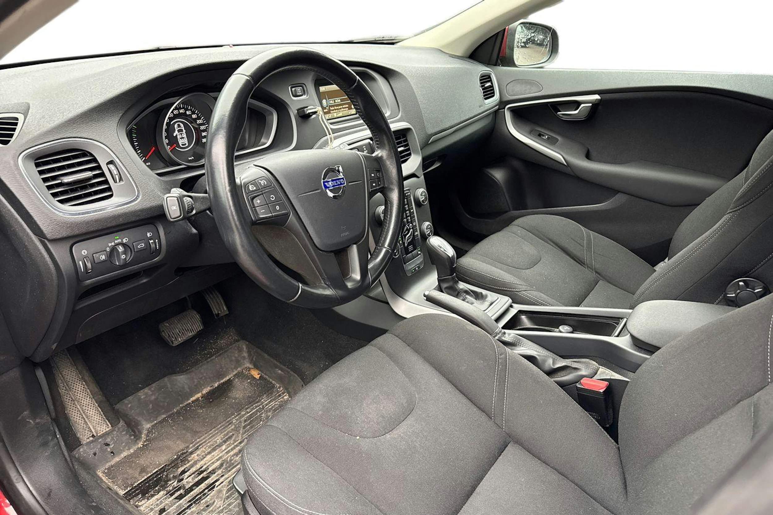 punainen Volvo V40 2013 kuva 3.