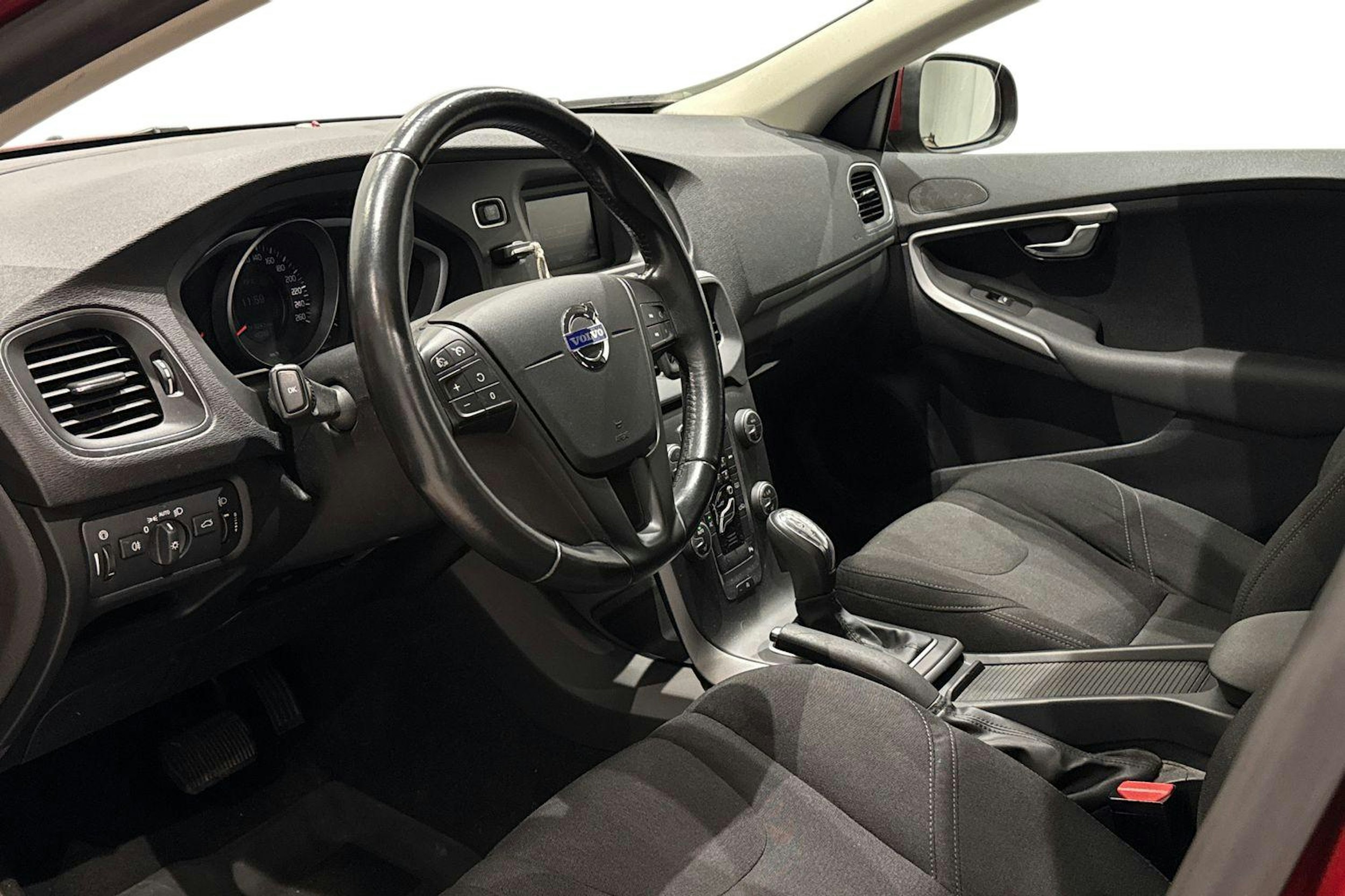 punainen Volvo V40 2013 kuva 7.