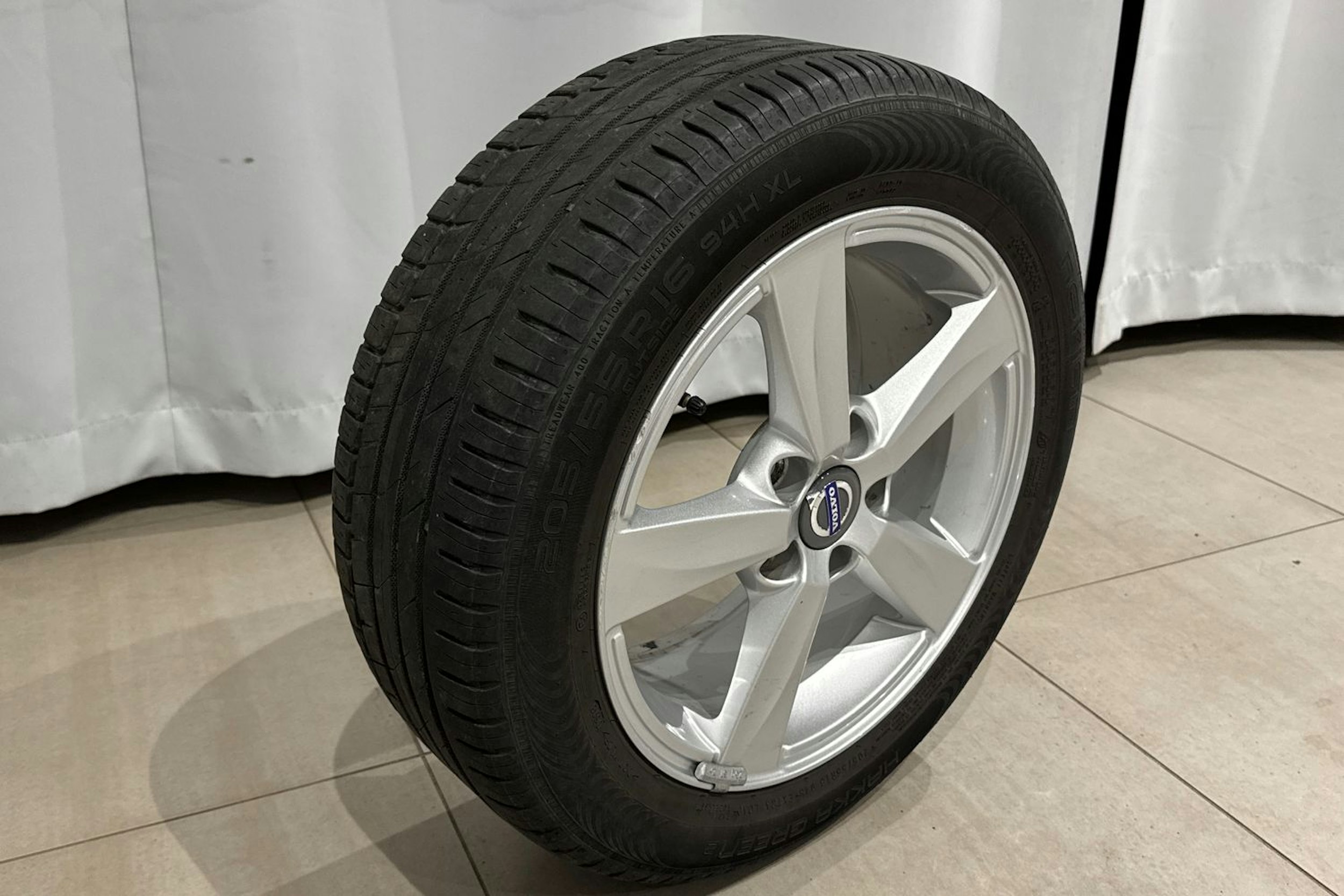 punainen Volvo V40 2013 kuva 14.