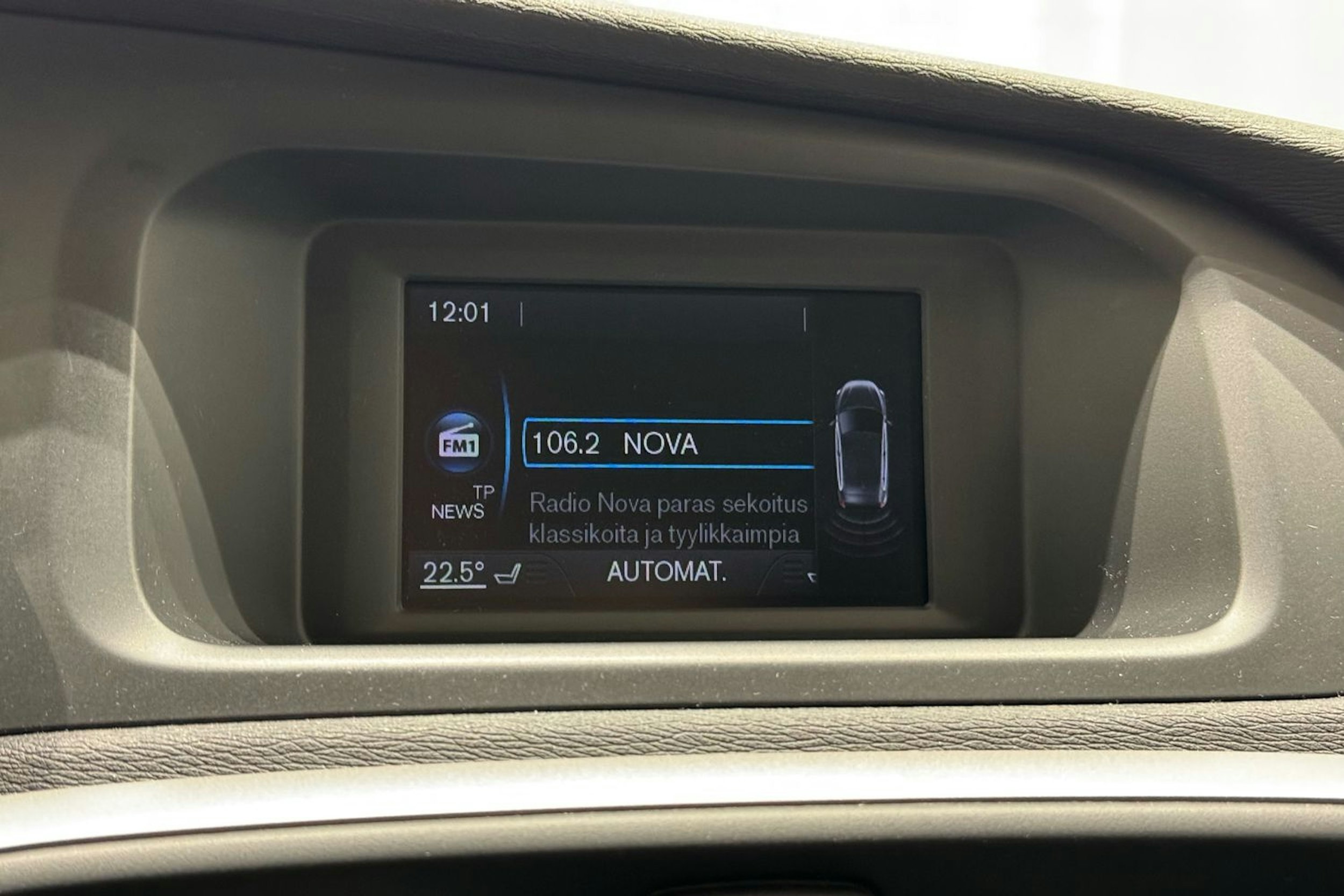 punainen Volvo V40 2013 kuva 20.