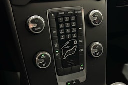 punainen Volvo V40 2013 kuva 22.