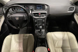 punainen Volvo V40 2013 kuva 7.