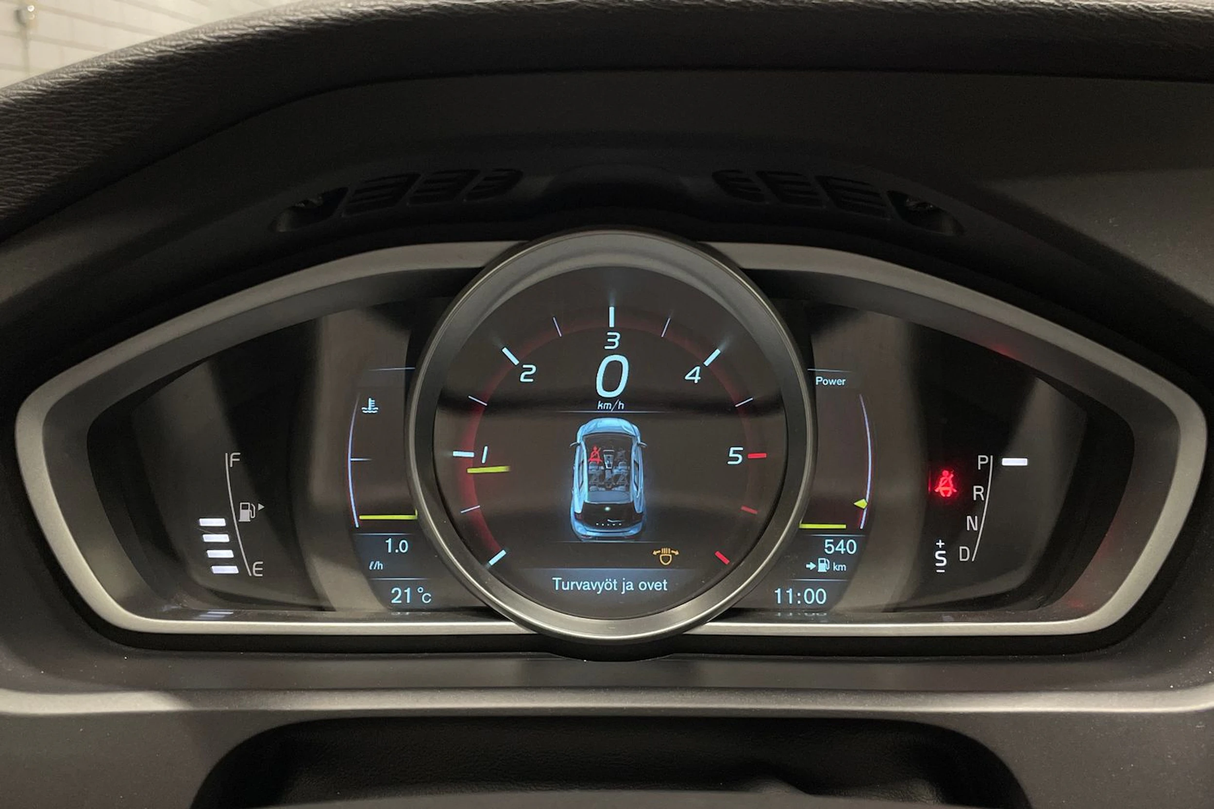 punainen Volvo V40 2013 kuva 12.