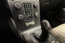 punainen Volvo V40 2013 kuva 14.