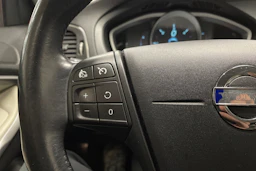 punainen Volvo V40 2013 kuva 16.