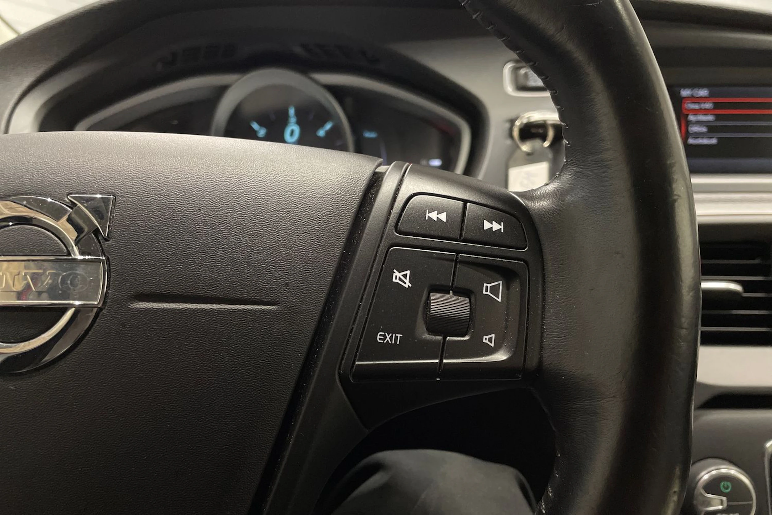 punainen Volvo V40 2013 kuva 17.