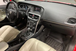 punainen Volvo V40 2013 kuva 20.