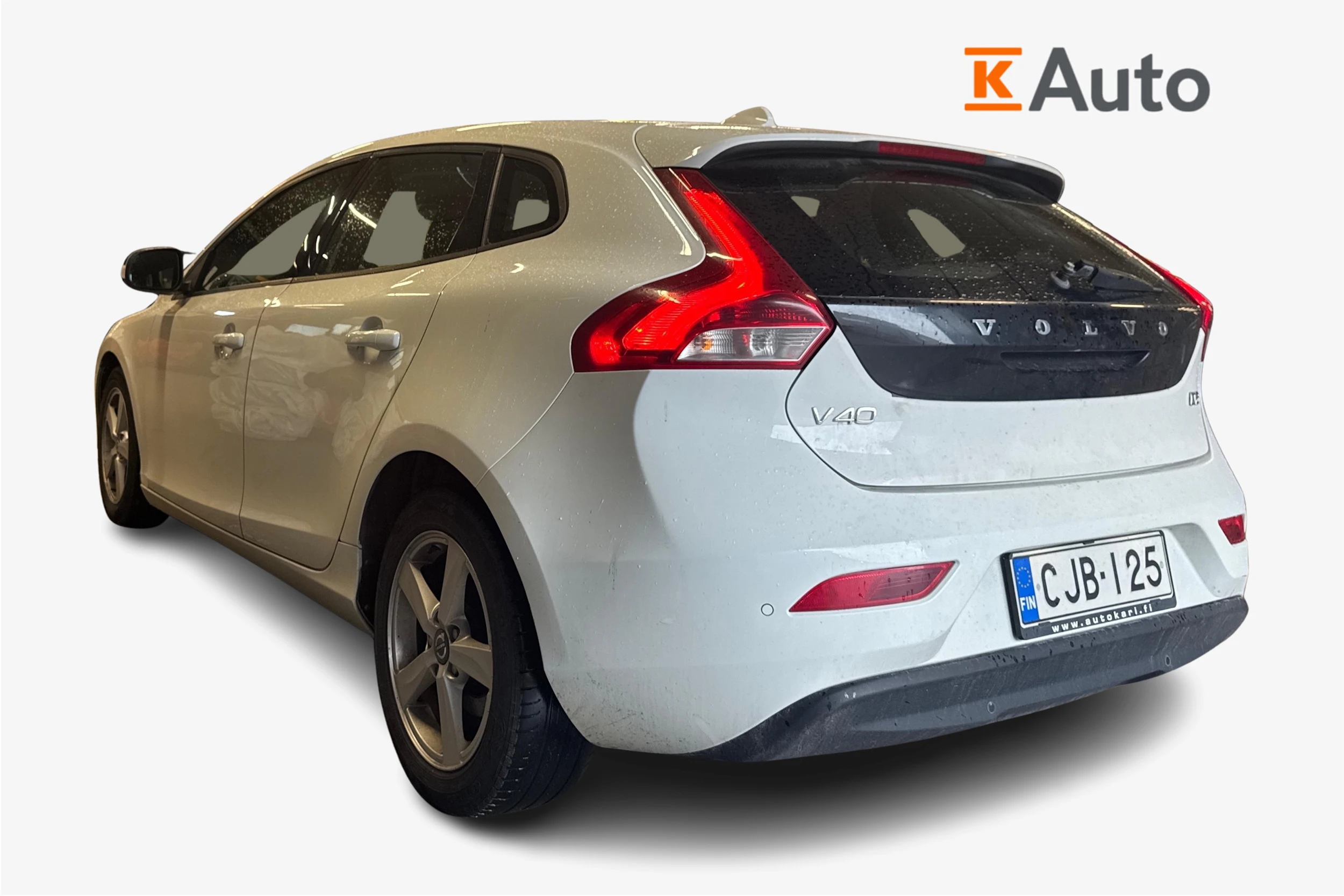 valkoinen Volvo V40 2013 kuva 2.
