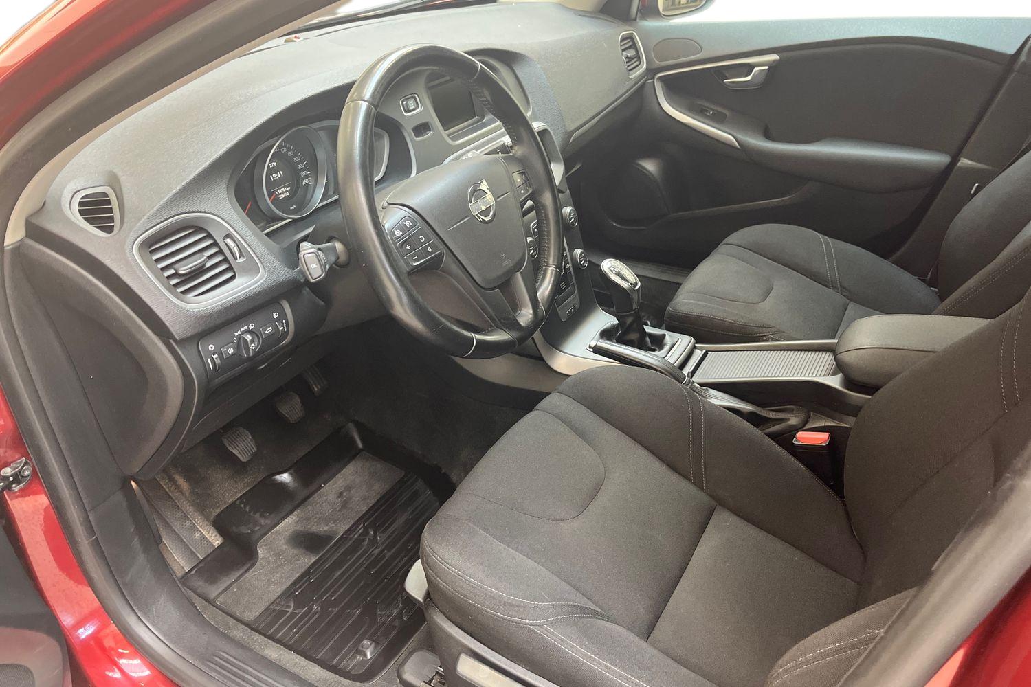 Volvo V40 D2 Kinetic 2013, kuva 6/16