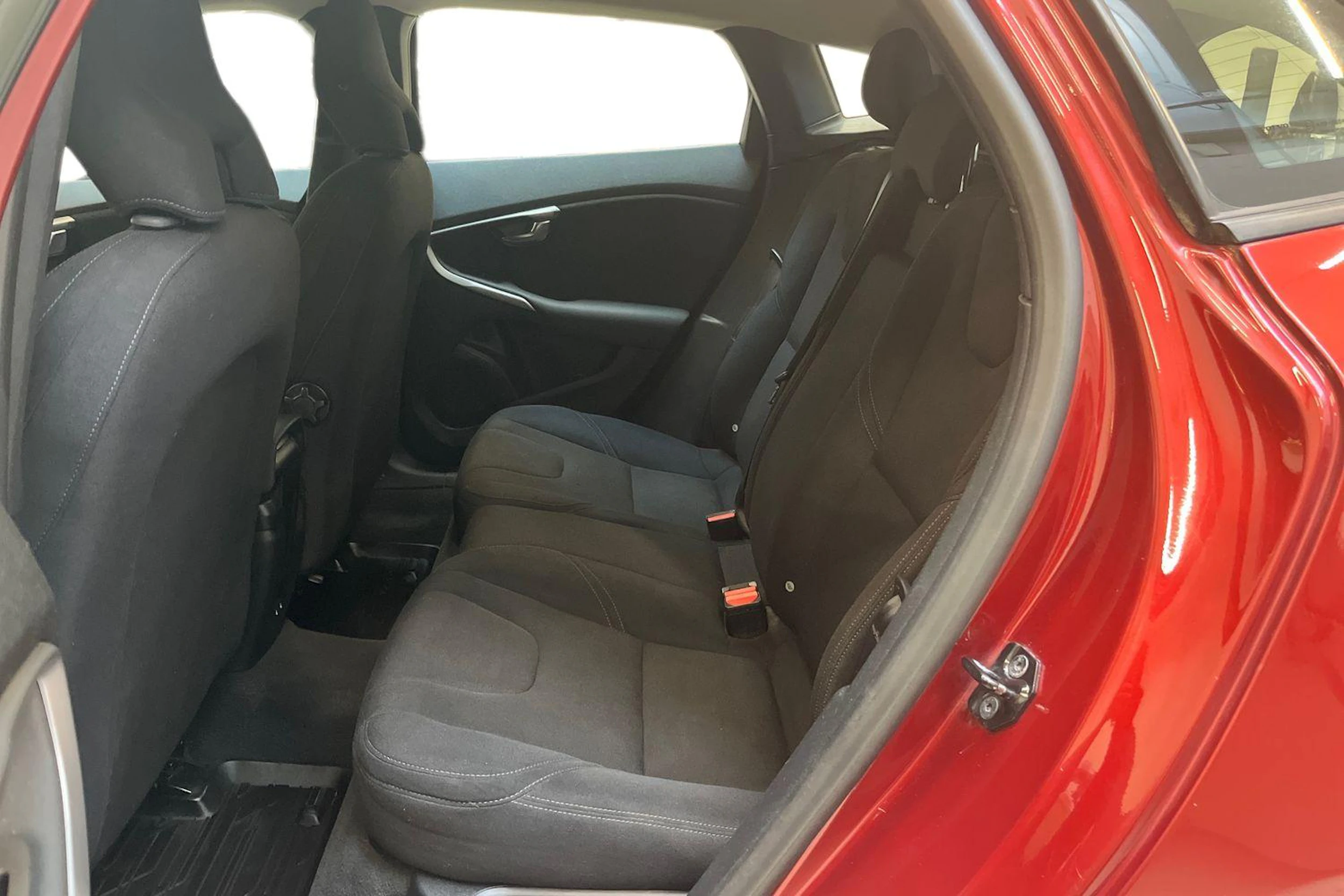 punainen Volvo V40 2013 kuva 8.