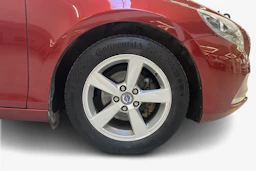 punainen Volvo V40 2013 kuva 9.