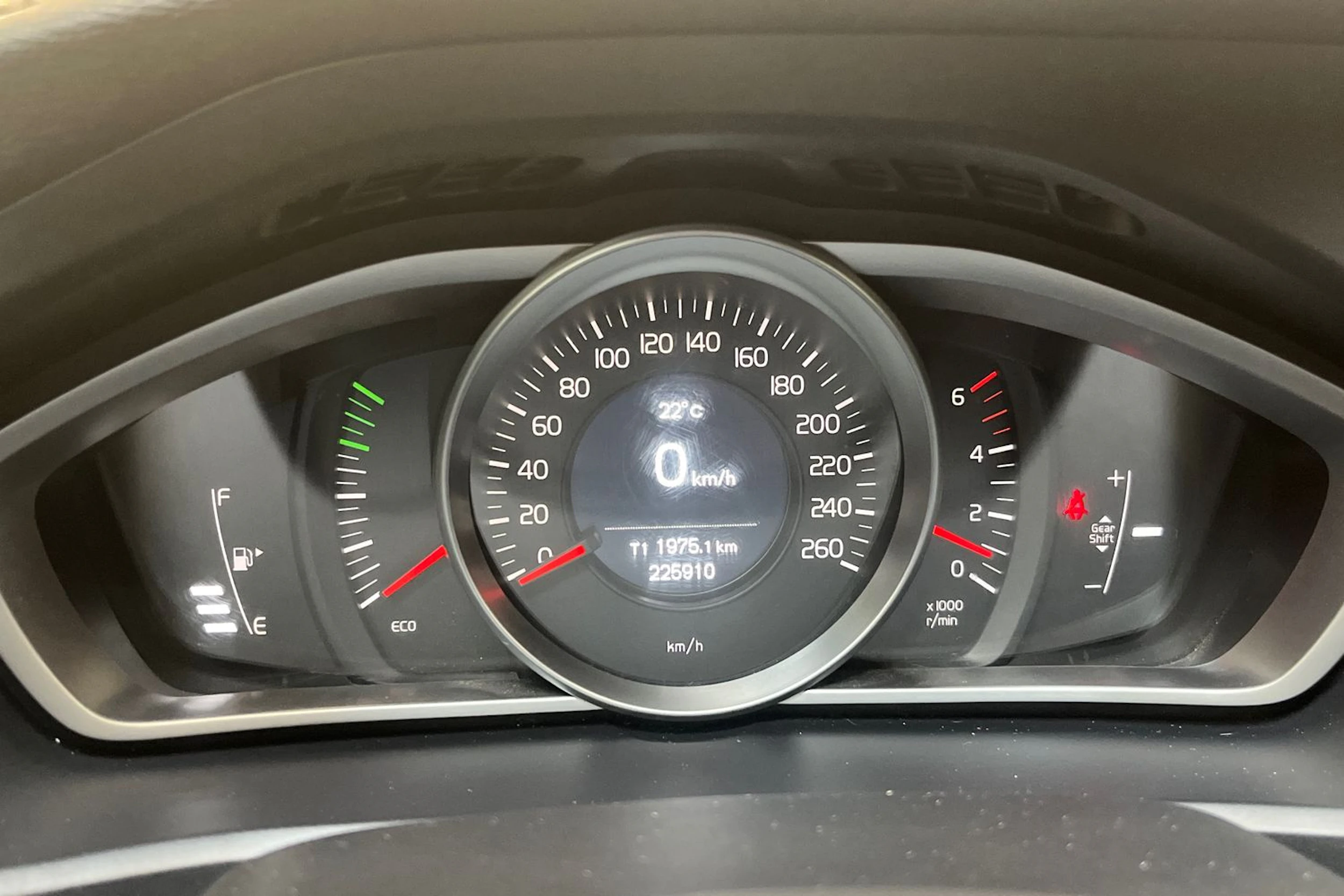 punainen Volvo V40 2013 kuva 11.