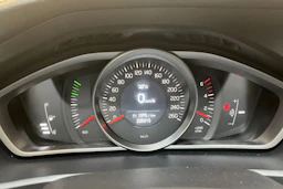punainen Volvo V40 2013 kuva 11.