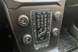 punainen Volvo V40 2013 kuva 13.
