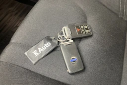 punainen Volvo V40 2013 kuva 16.