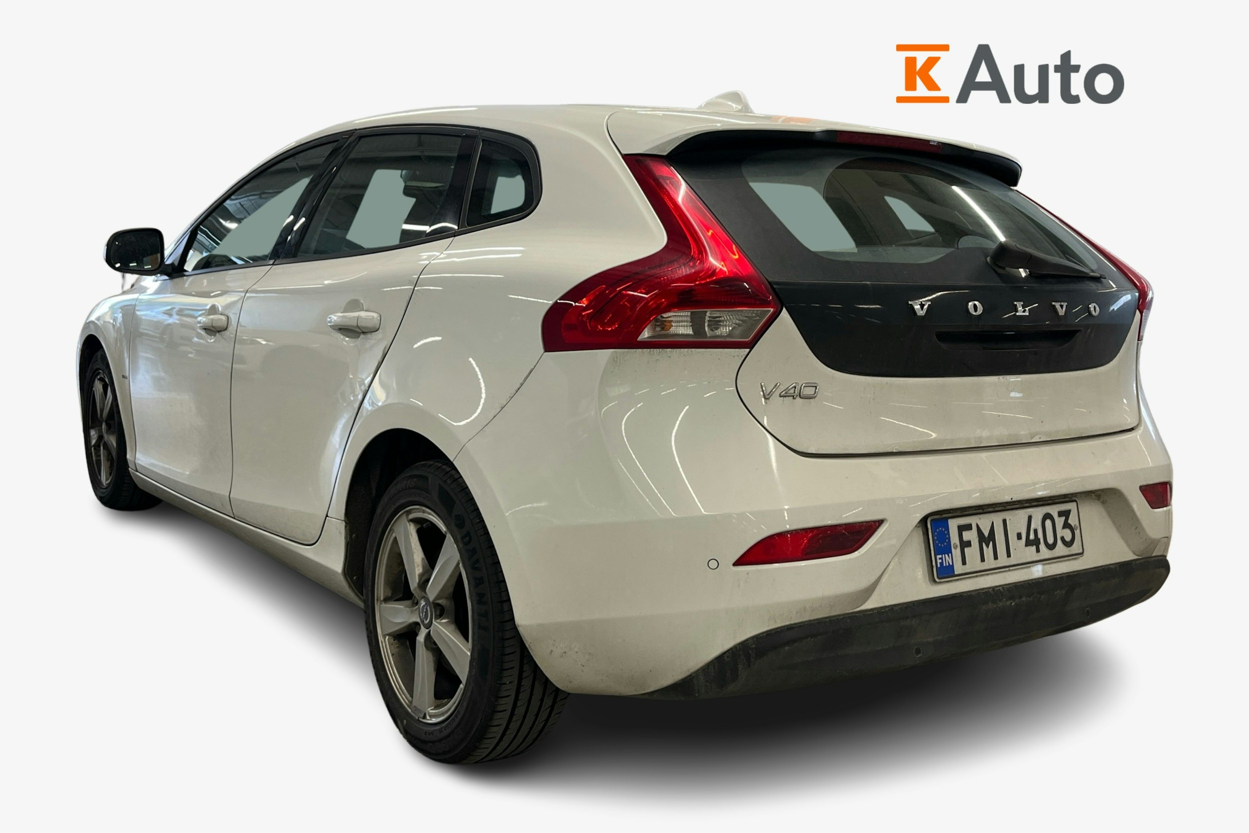 valkoinen Volvo V40 2013 kuva 2.