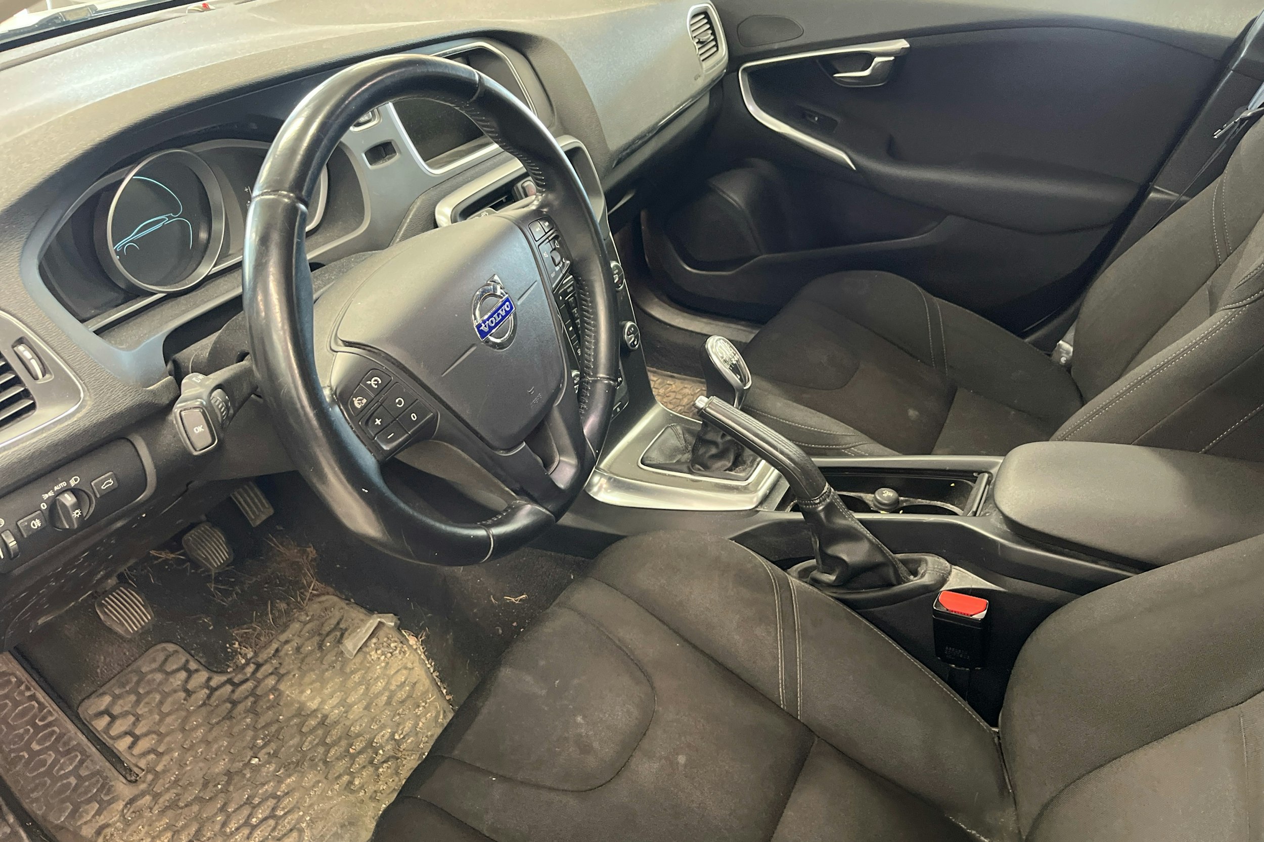 valkoinen Volvo V40 2013 kuva 3.