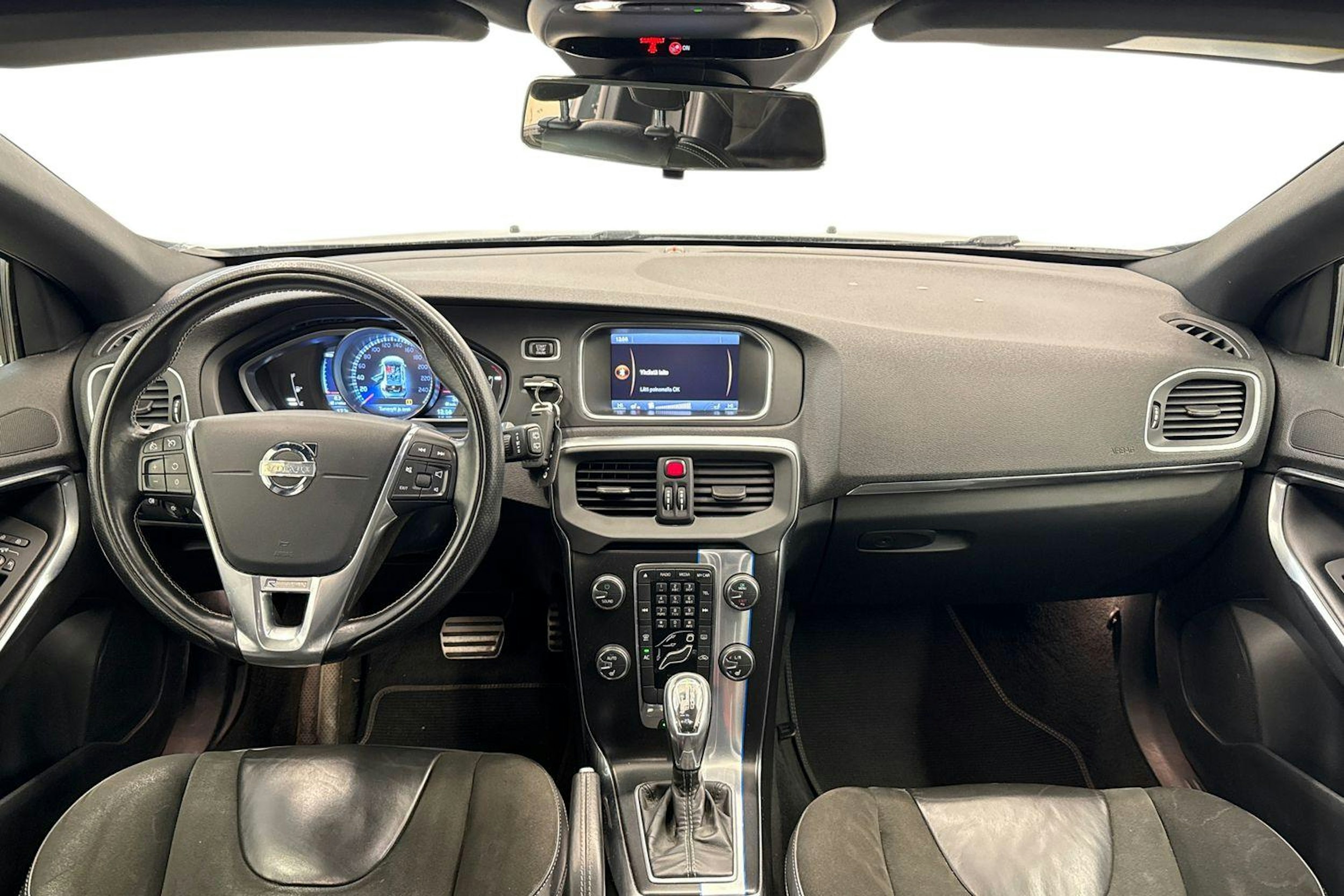 Musta Volvo V40 2013 kuva 9.