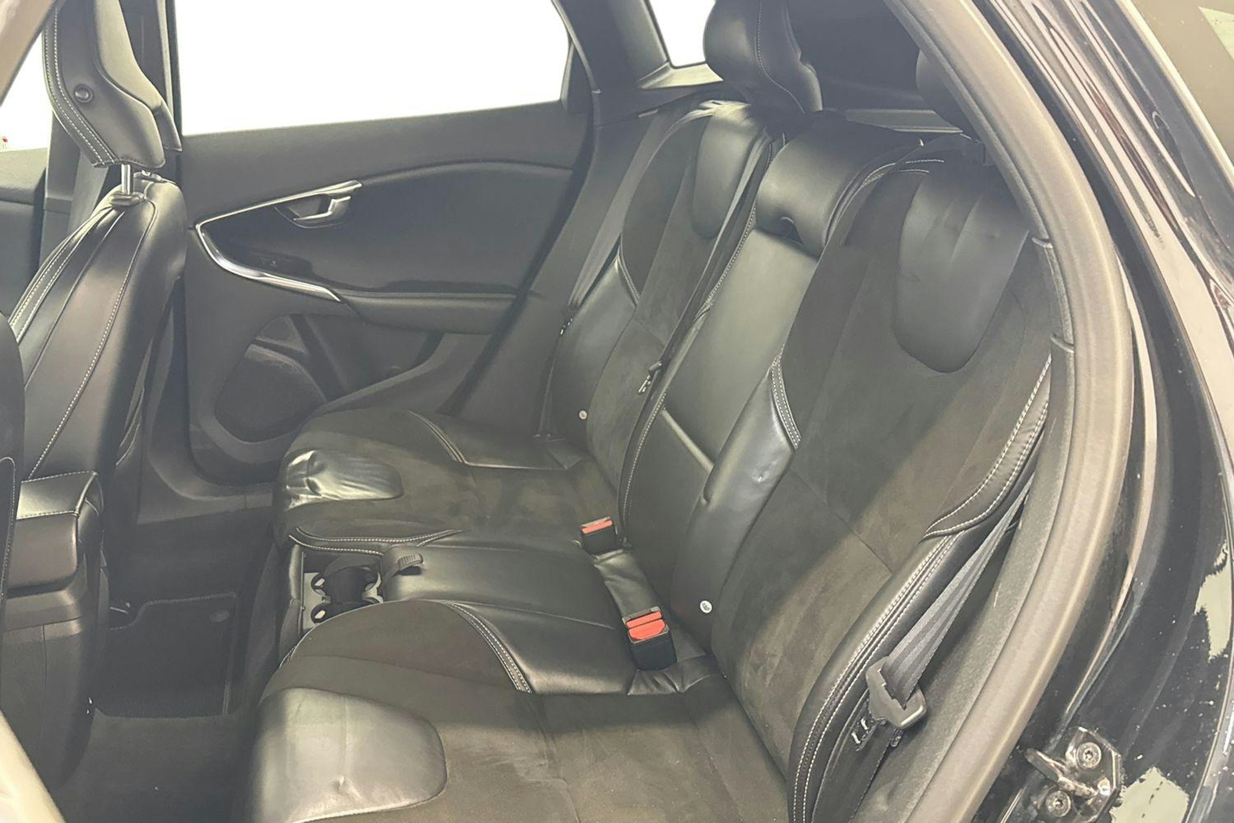 Musta Volvo V40 2013 kuva 10.