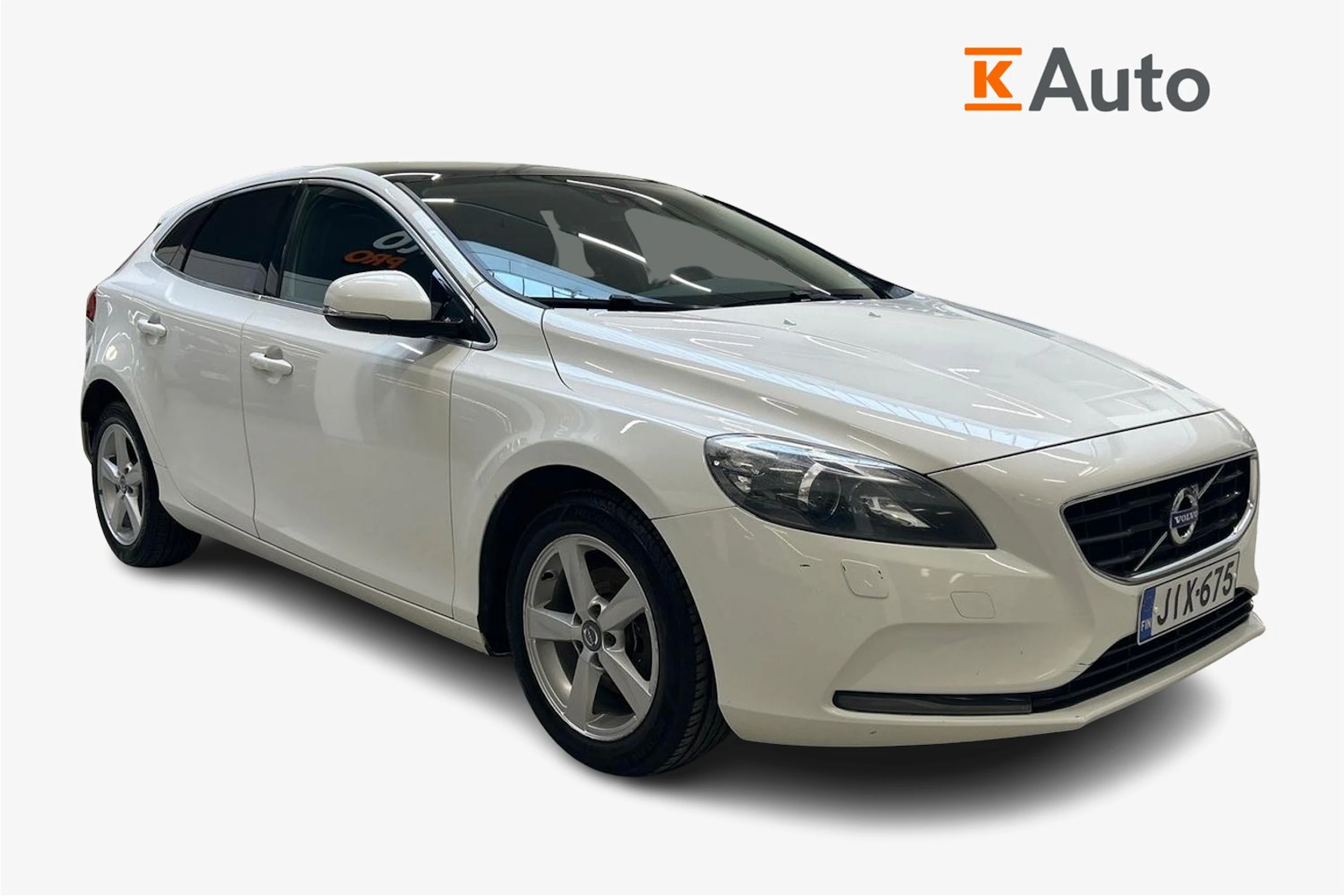 valkoinen Volvo V40 2013 kuva 1.