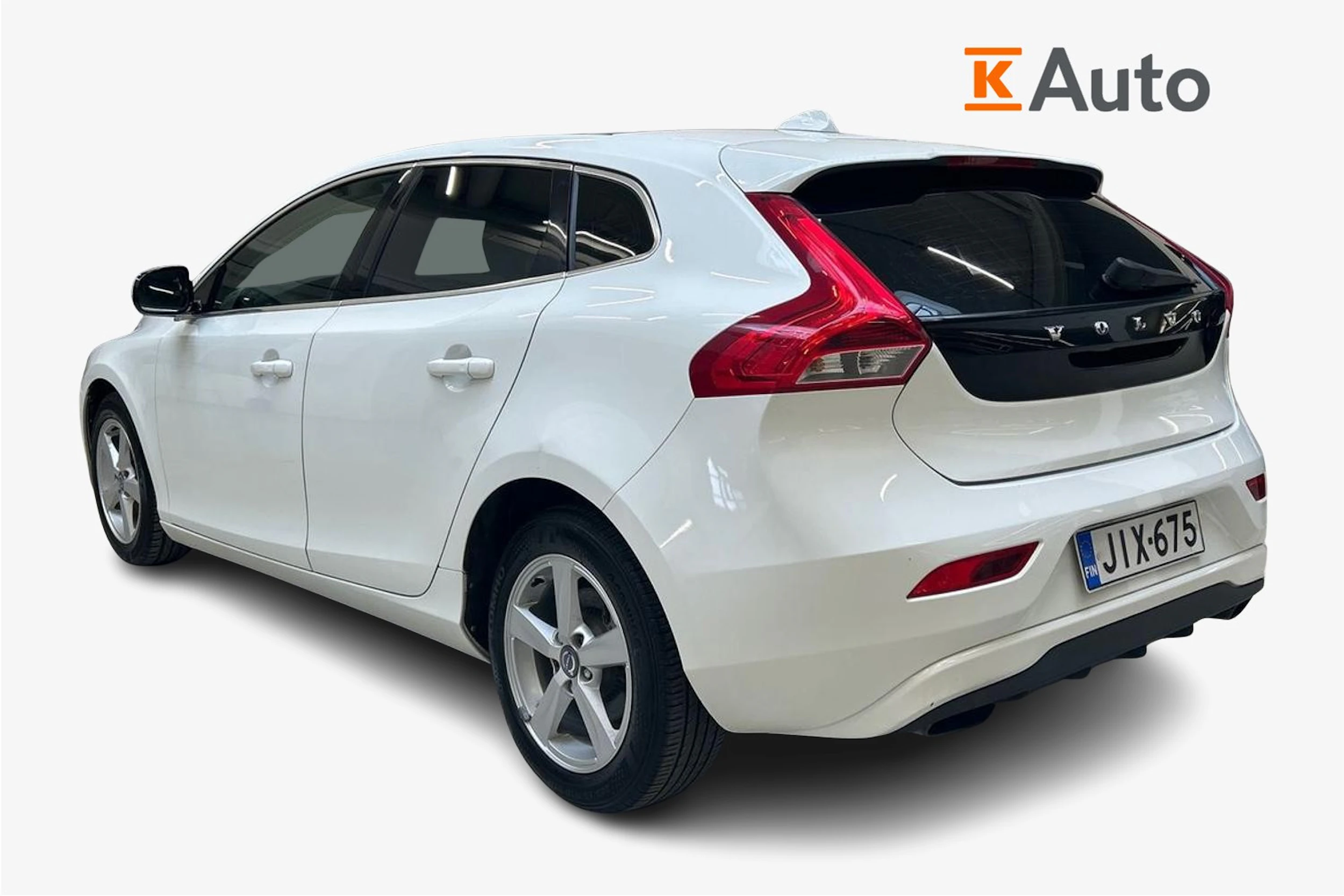 valkoinen Volvo V40 2013 kuva 2.