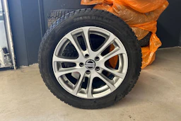 valkoinen Volvo V40 2013 kuva 10.