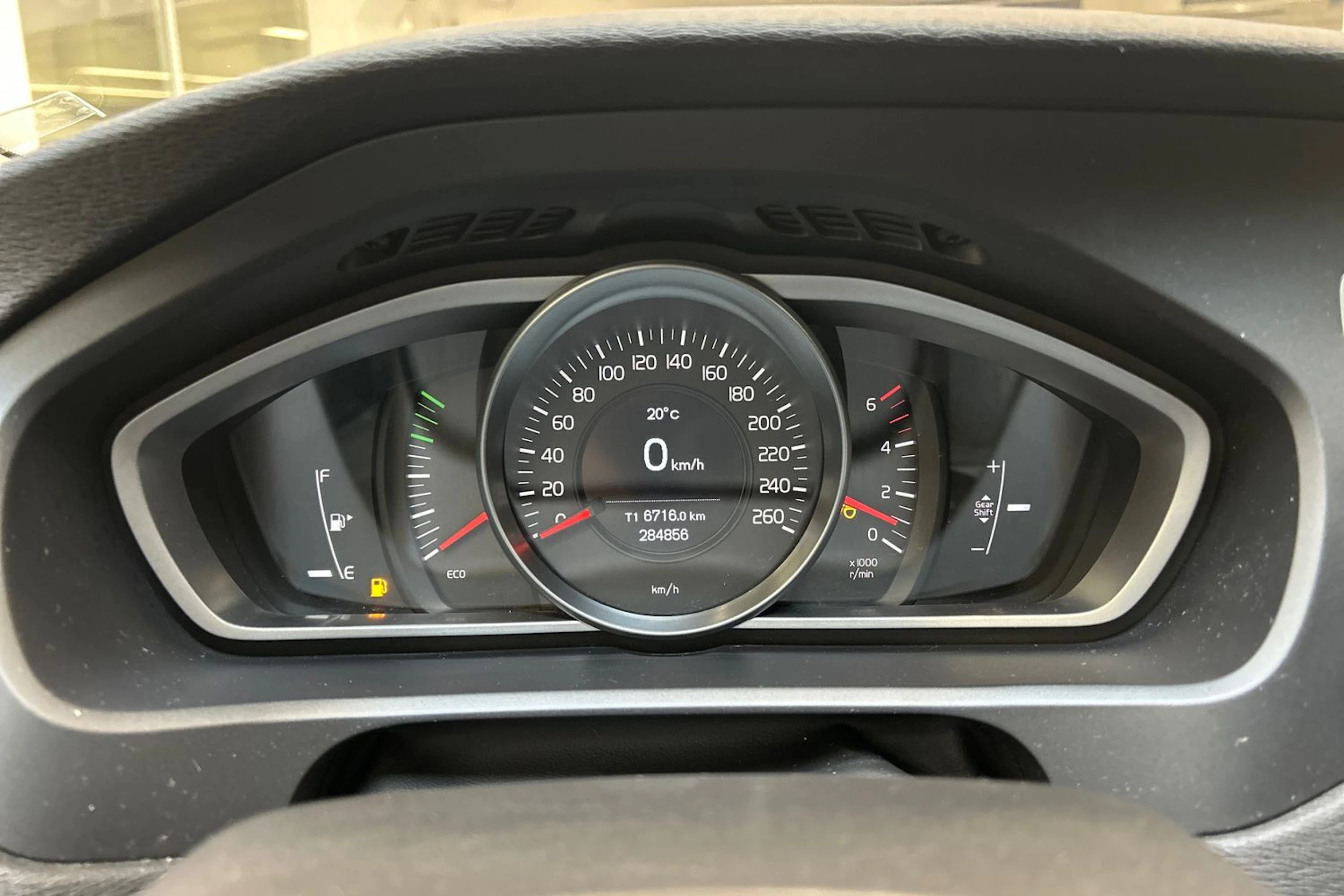 valkoinen Volvo V40 2013 kuva 11.