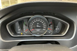 valkoinen Volvo V40 2013 kuva 11.