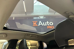valkoinen Volvo V40 2013 kuva 16.