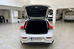 valkoinen Volvo V40 2013 kuva 18.