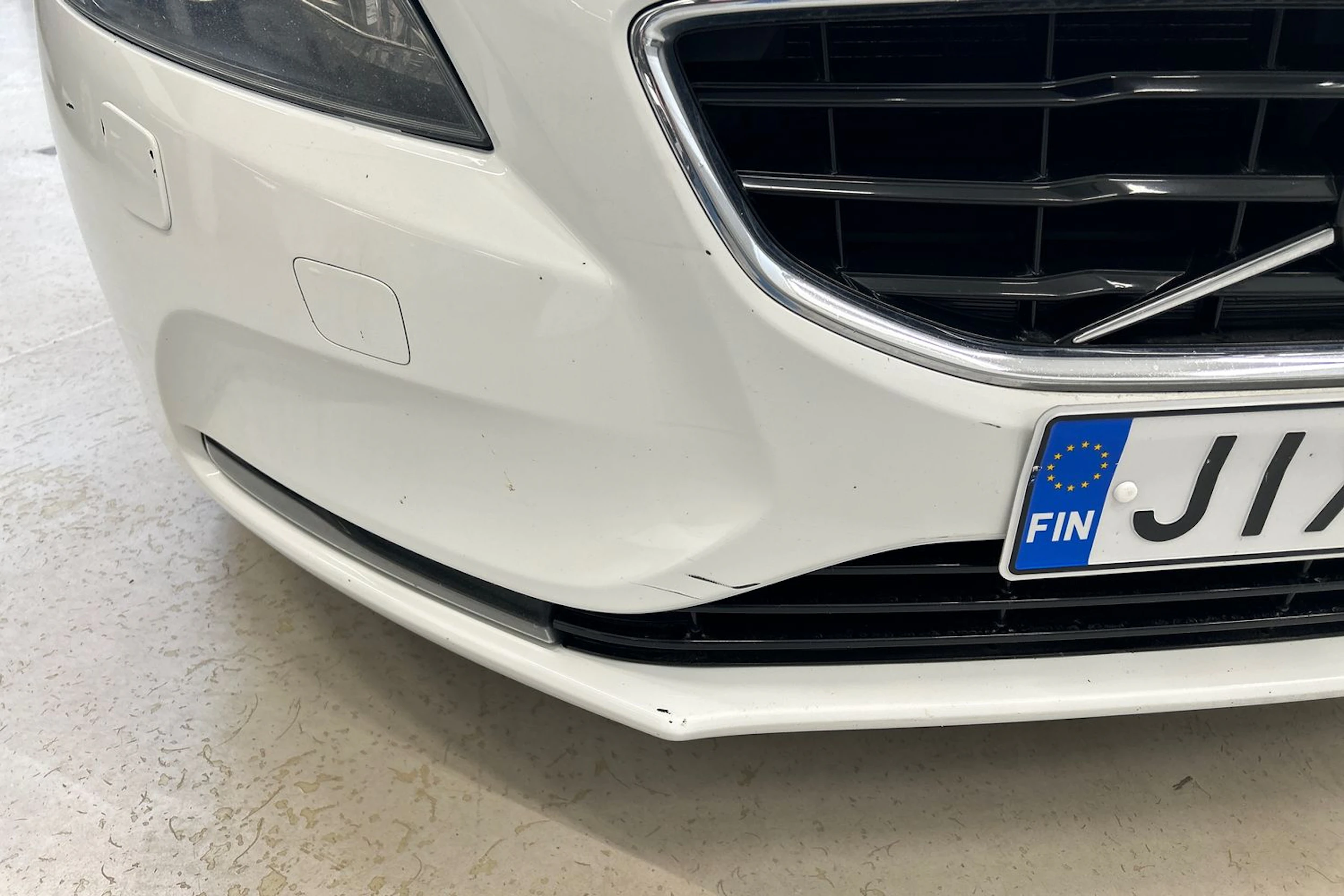 valkoinen Volvo V40 2013 kuva 25.