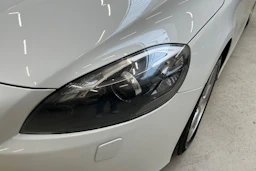 valkoinen Volvo V40 2013 kuva 26.