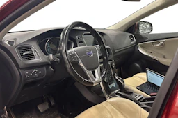punainen Volvo V40 2013 kuva 3.