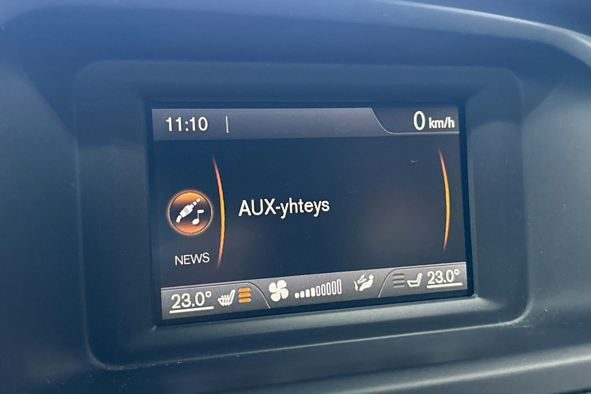 Musta Volvo V40 2013 kuva 17.