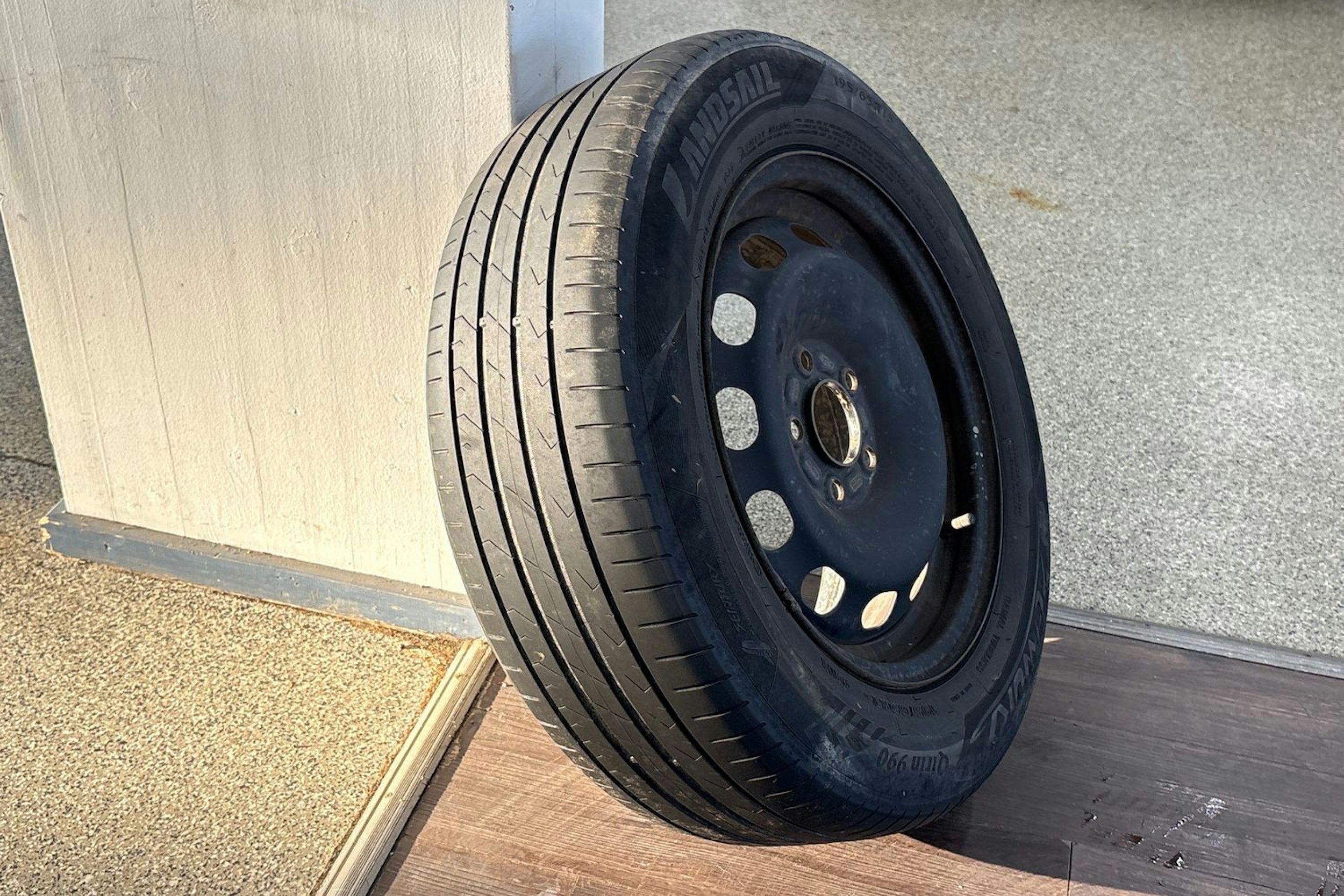 Musta Volvo V40 2013 kuva 22.