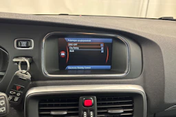 punainen Volvo V40 2014 kuva 16.