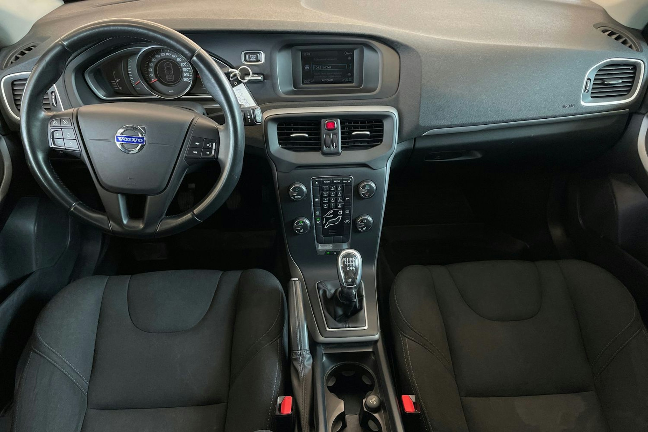 Harmaa Volvo V40 2013 kuva 9.