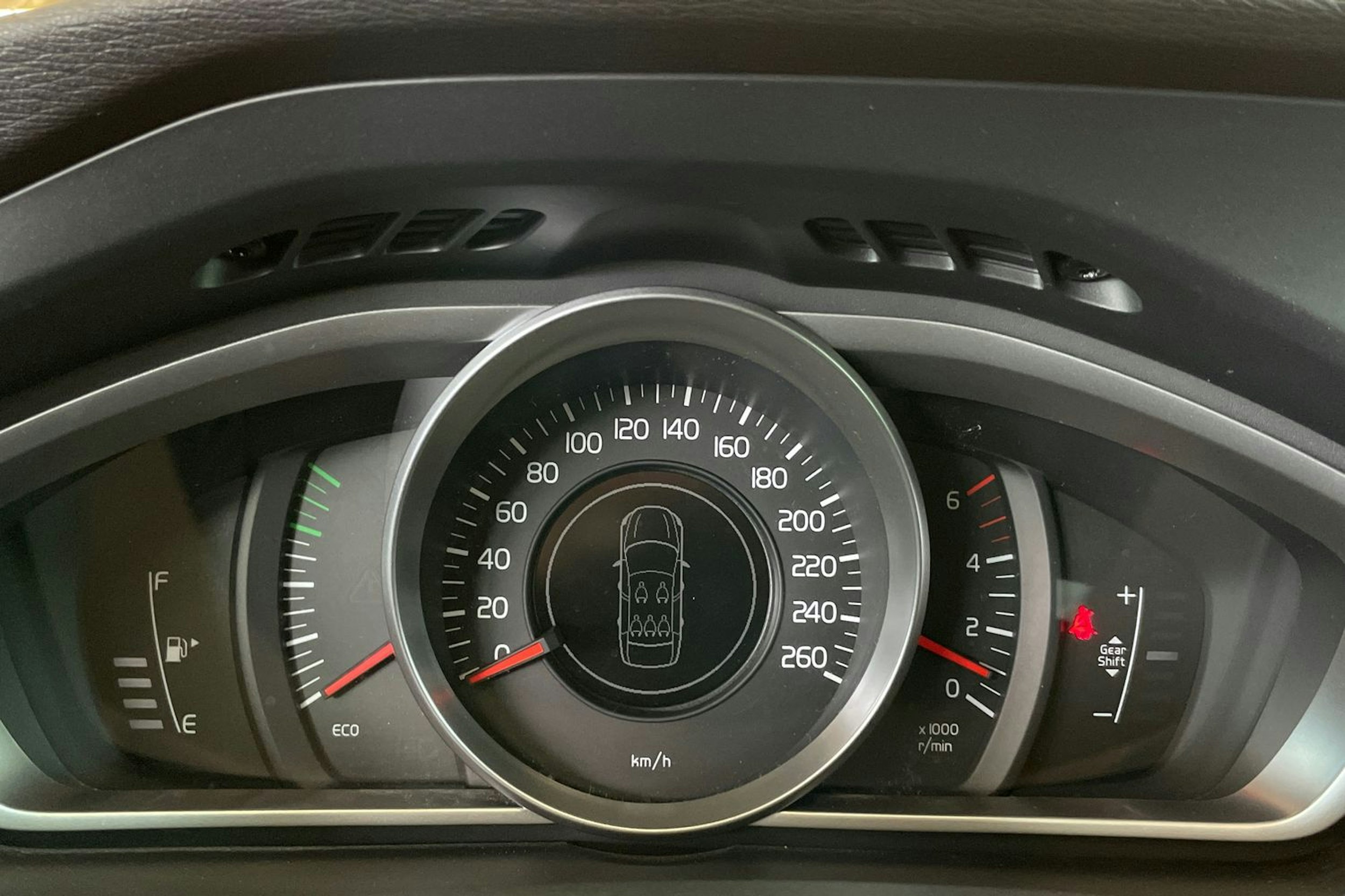Harmaa Volvo V40 2013 kuva 16.