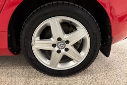 Punainen Volvo V40 2013 kuva 13.