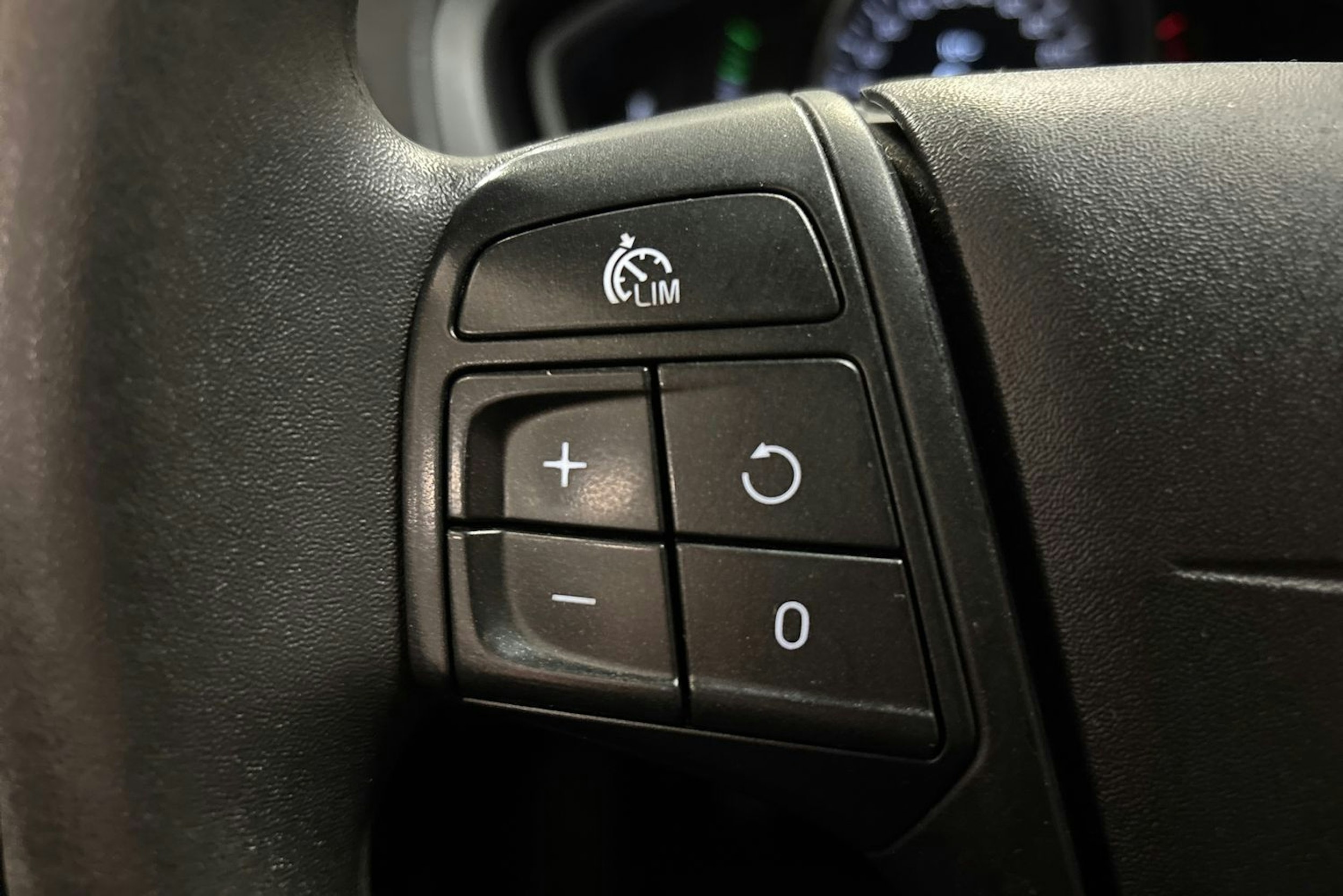 Punainen Volvo V40 2013 kuva 17.