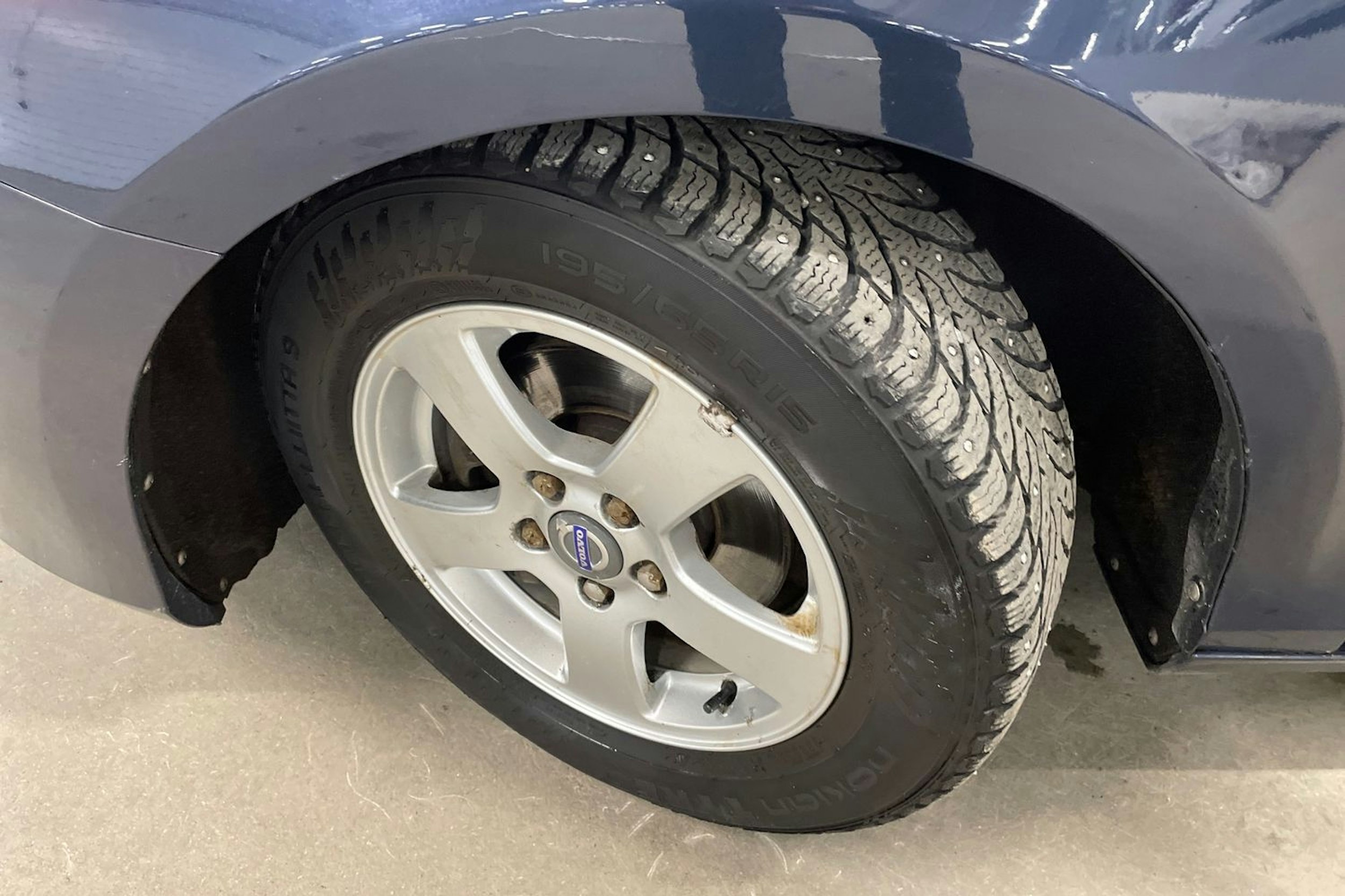 Sininen Volvo V40 2013 kuva 13.