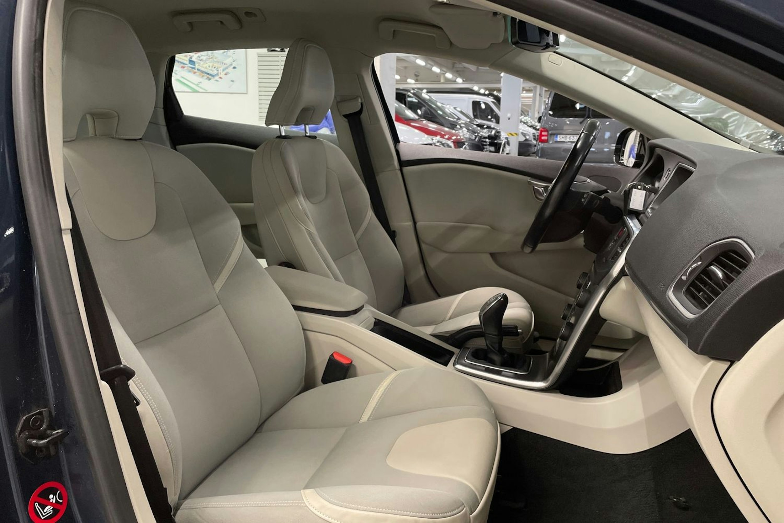 Sininen Volvo V40 2013 kuva 24.