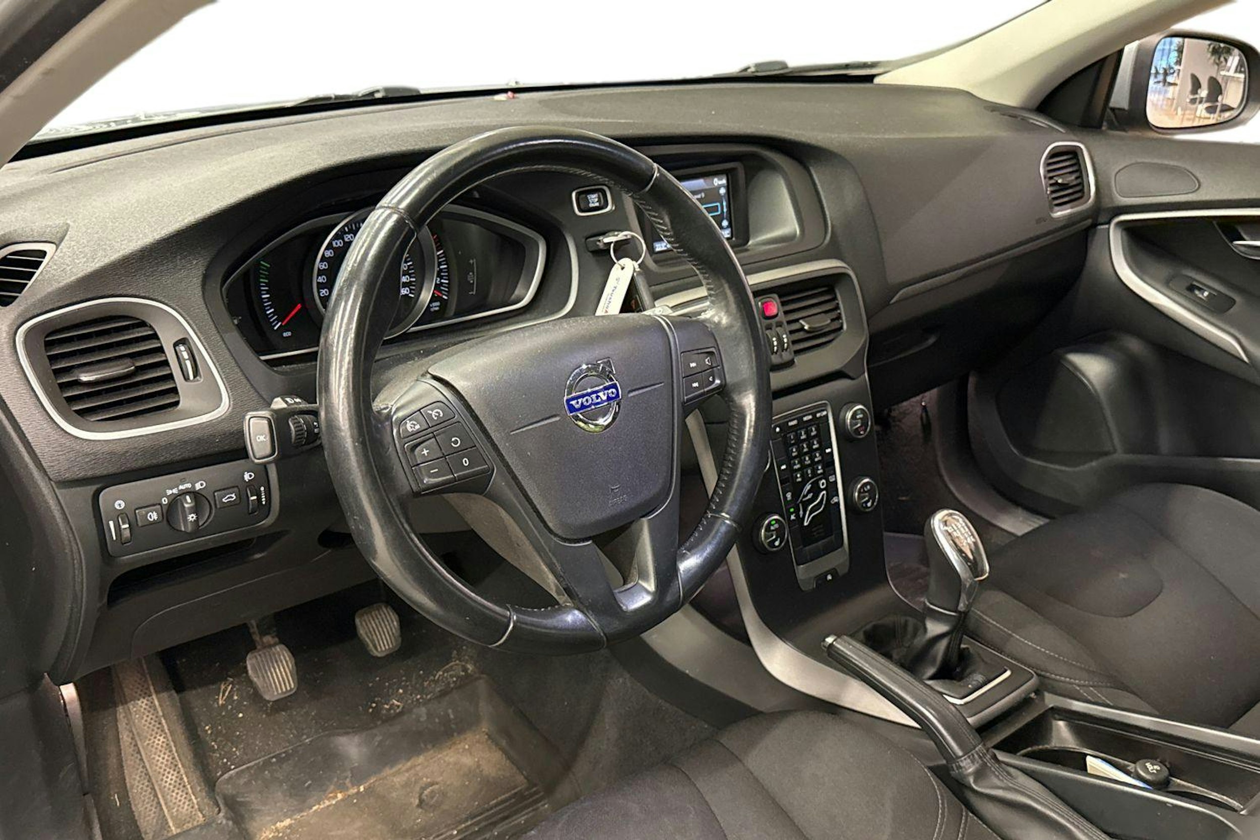 harmaa Volvo V40 2013 kuva 3.