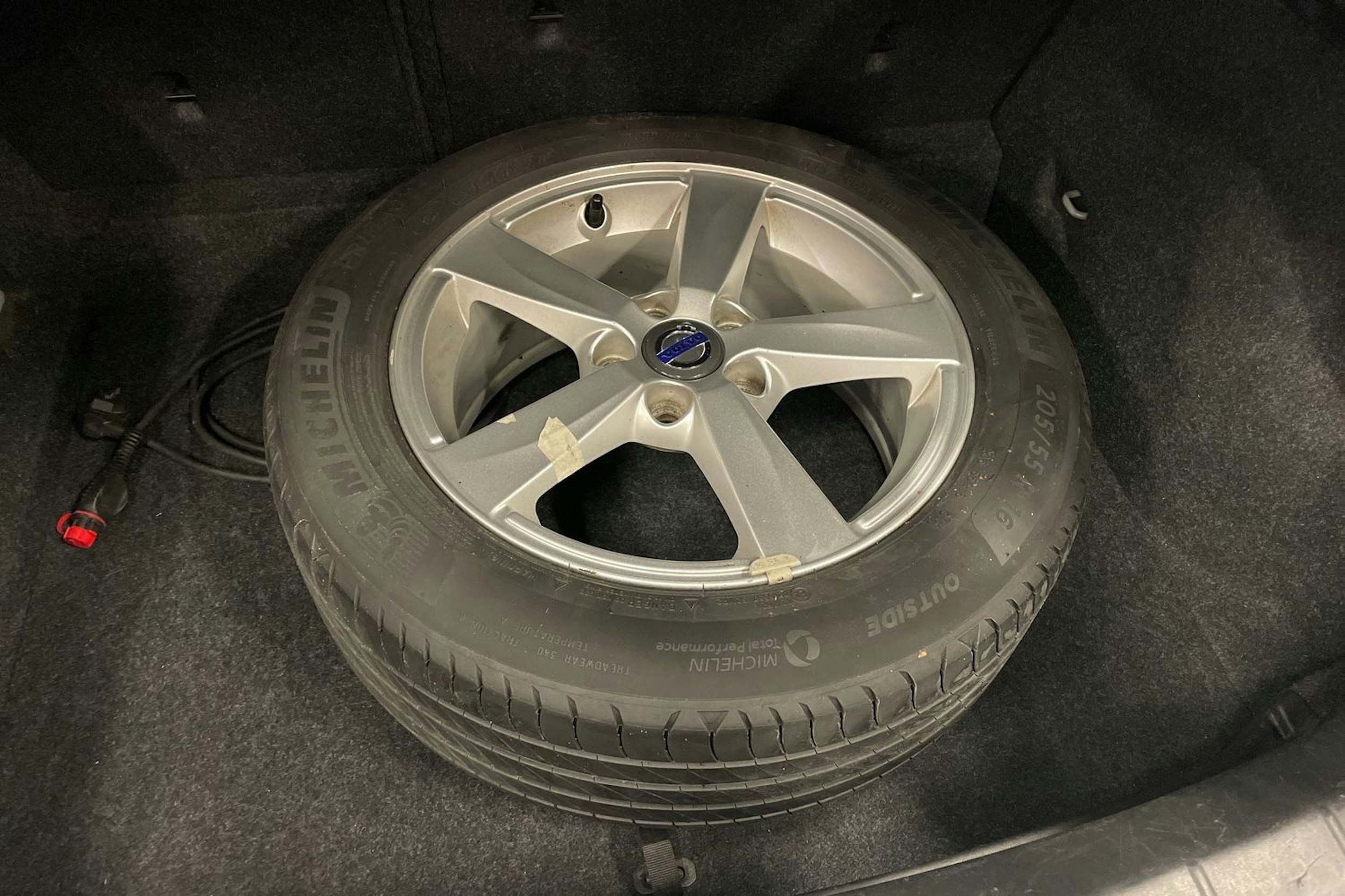 harmaa Volvo V40 2013 kuva 13.