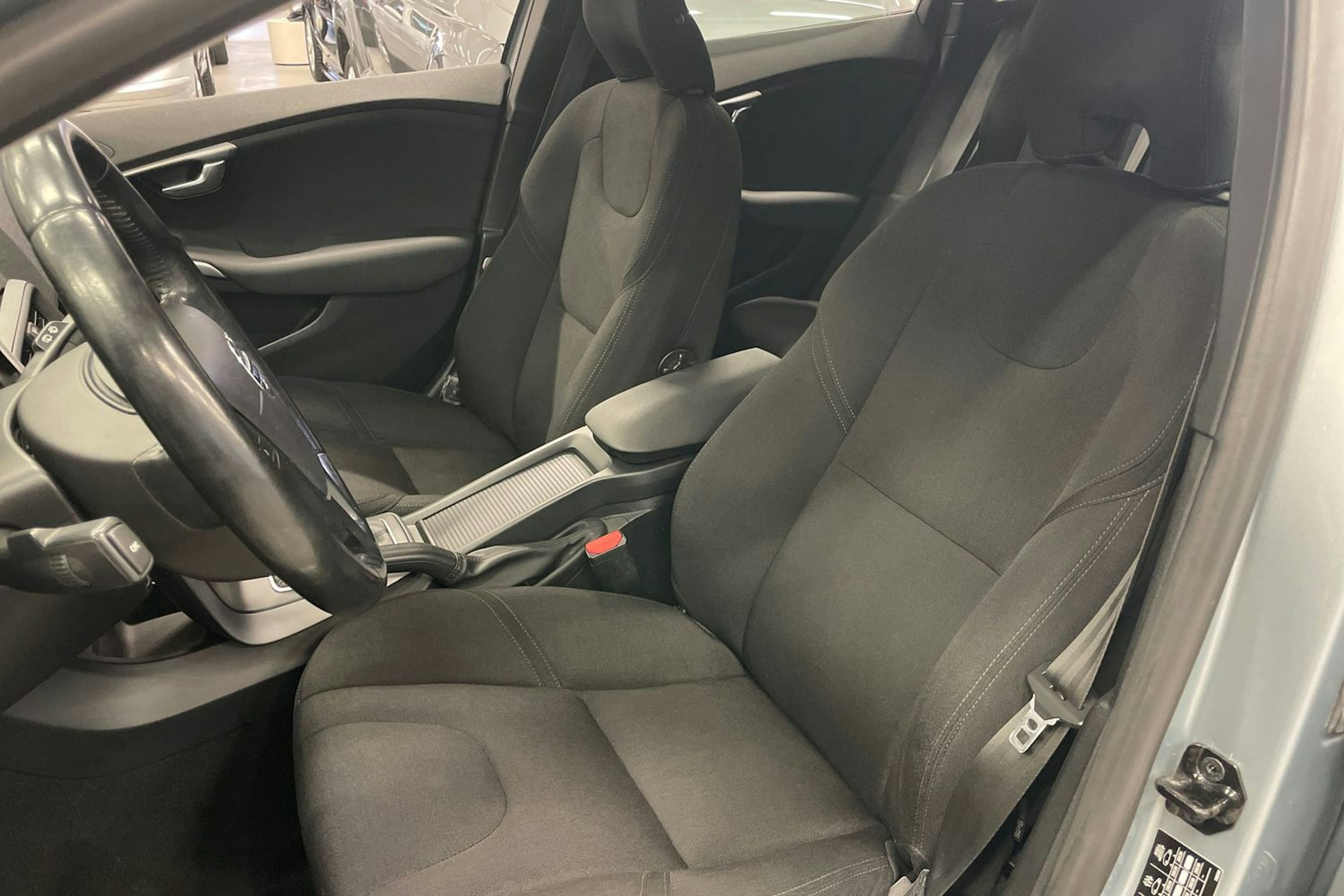 harmaa Volvo V40 2013 kuva 17.