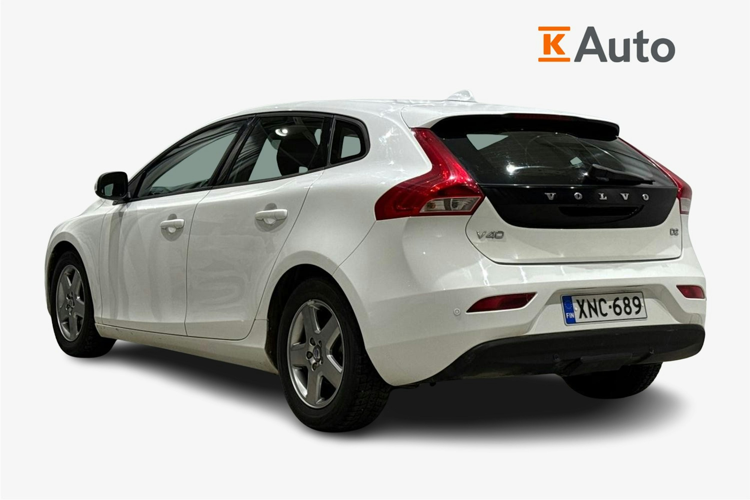 valkoinen Volvo V40 2013 kuva 2.
