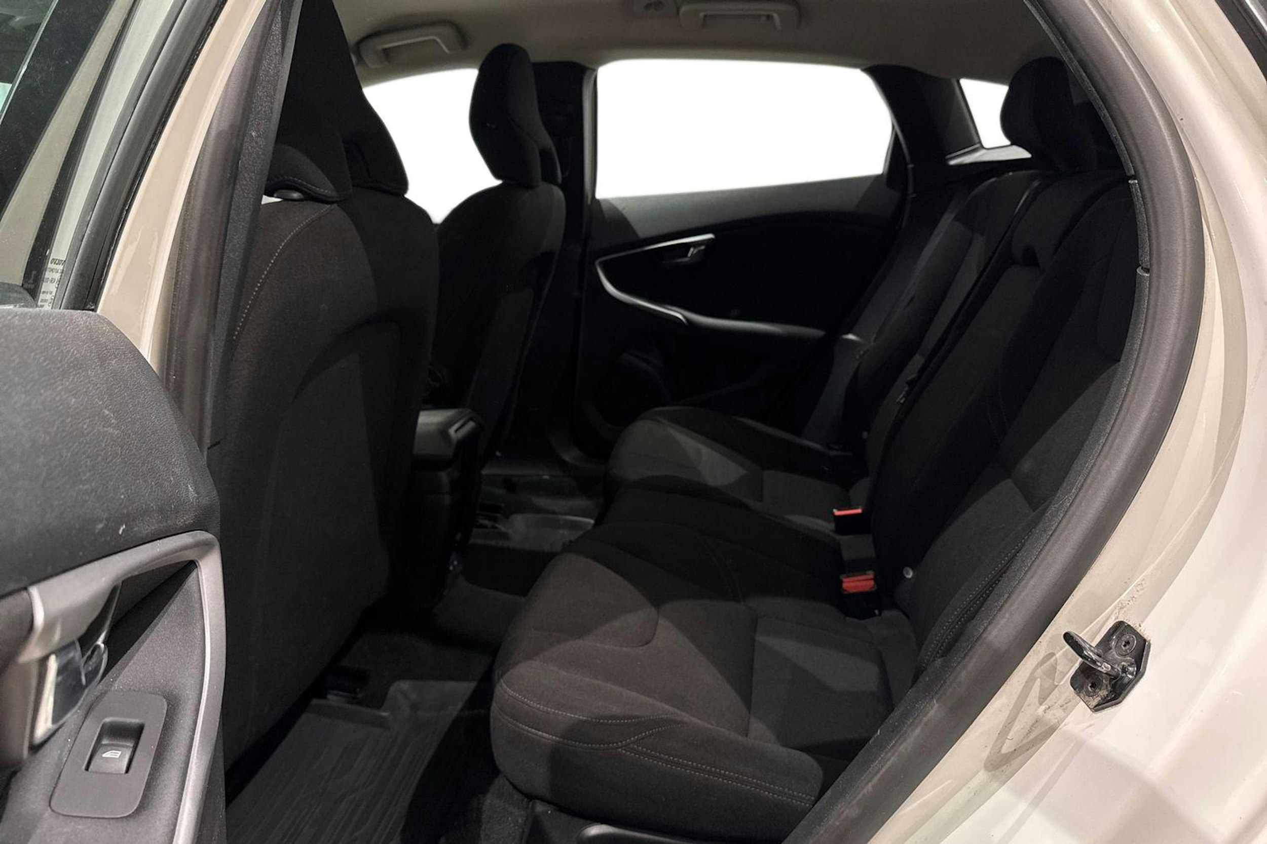 valkoinen Volvo V40 2013 kuva 10.