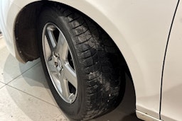 valkoinen Volvo V40 2013 kuva 13.