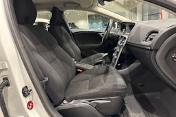 valkoinen Volvo V40 2013 kuva 16.