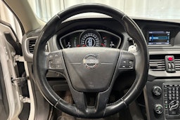 valkoinen Volvo V40 2013 kuva 17.